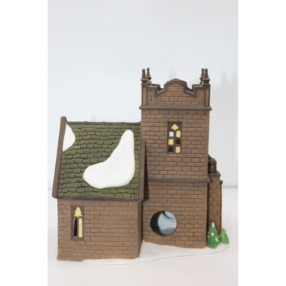 Dept 56 Dickens Village - The Spirit of Giving Gift Set - Picture 6 of 9